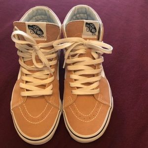 Women’s Size 6 vans.